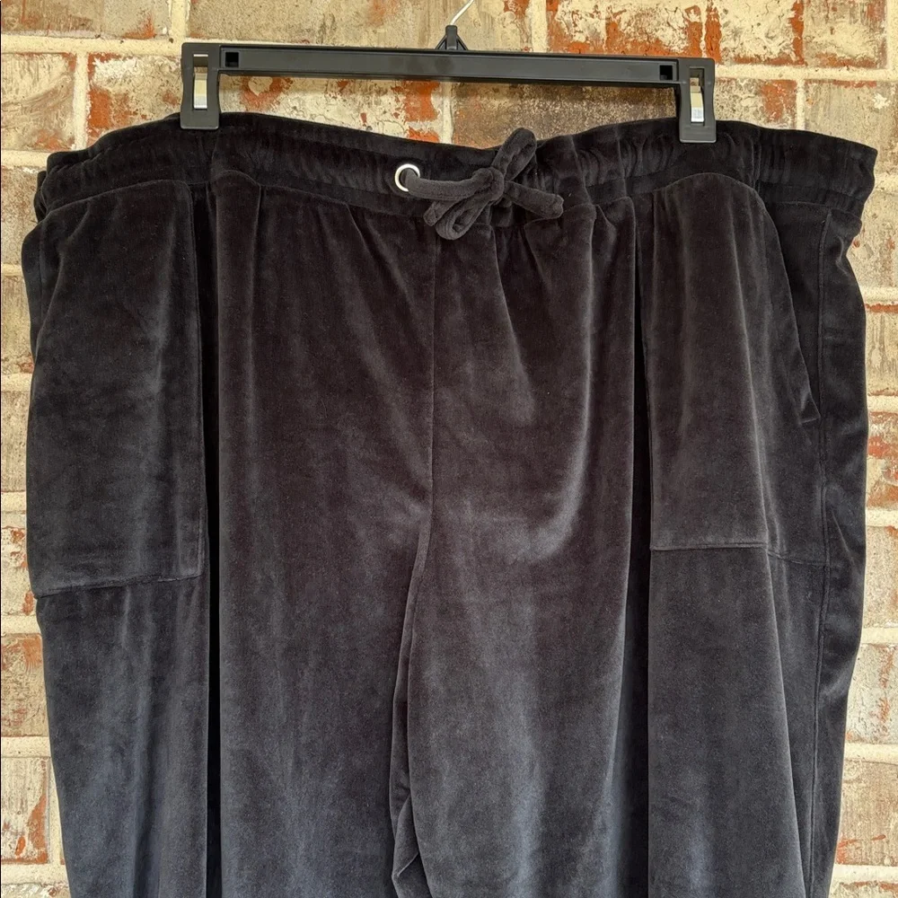 Terra & Sky Black Velour Draw String Waist Jogger Pants
